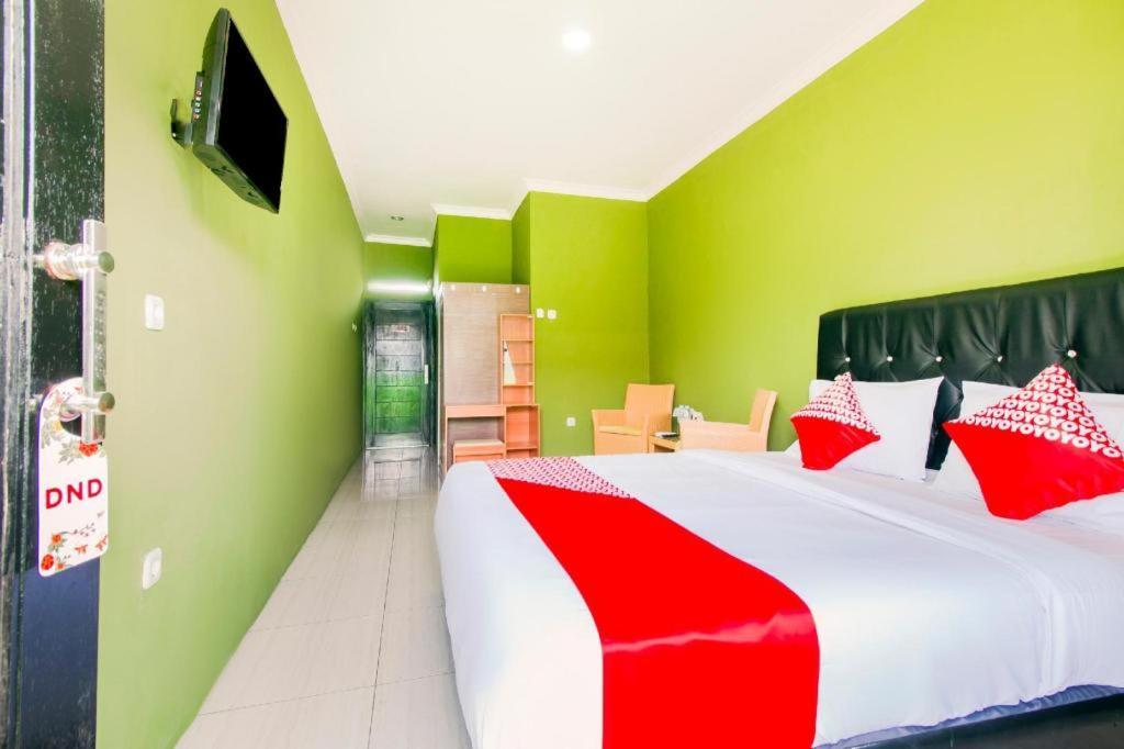 Oyo 1014 Bettah Coba 2 Sukabumi Hotell Exteriör bild